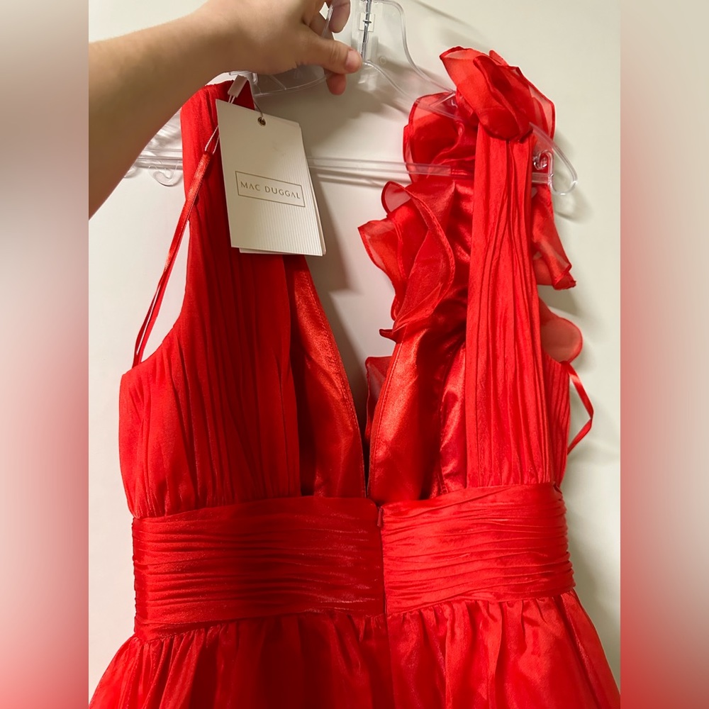 MAC DUGGAL RUFFLE DETAILED EVENING GOWN - Picture 7 of 9